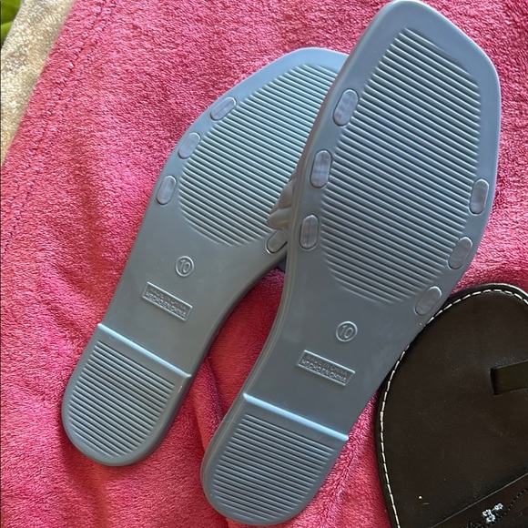 Sandal bundle. - Picture 3 of 7